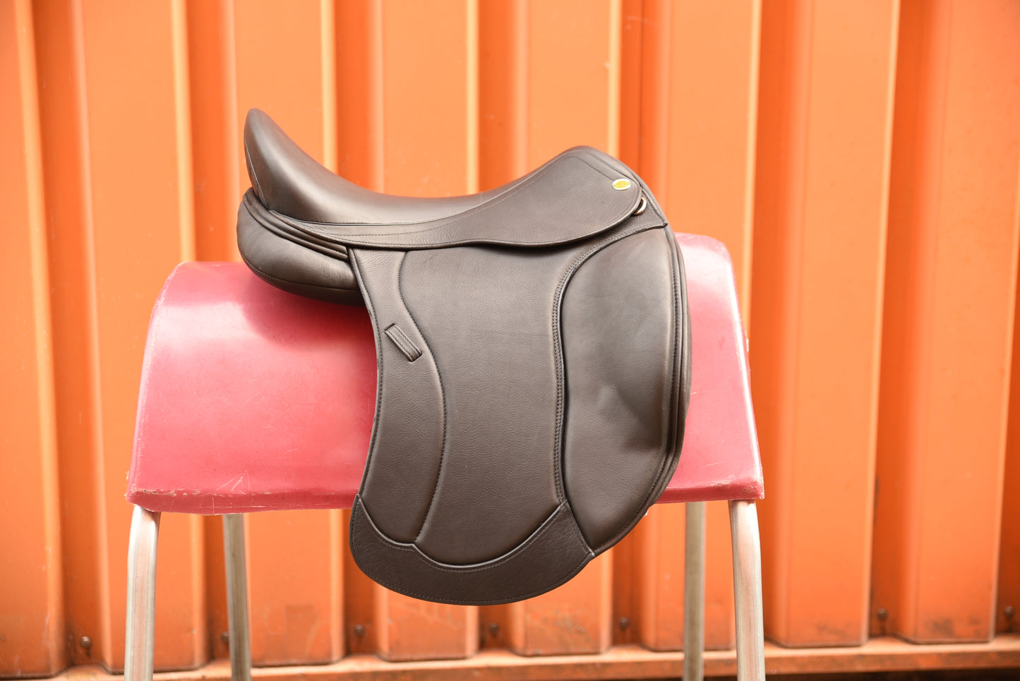 Jorge Canaves P3 17,5 Zoll Halbtiefer Sitz schwarz Neusattel