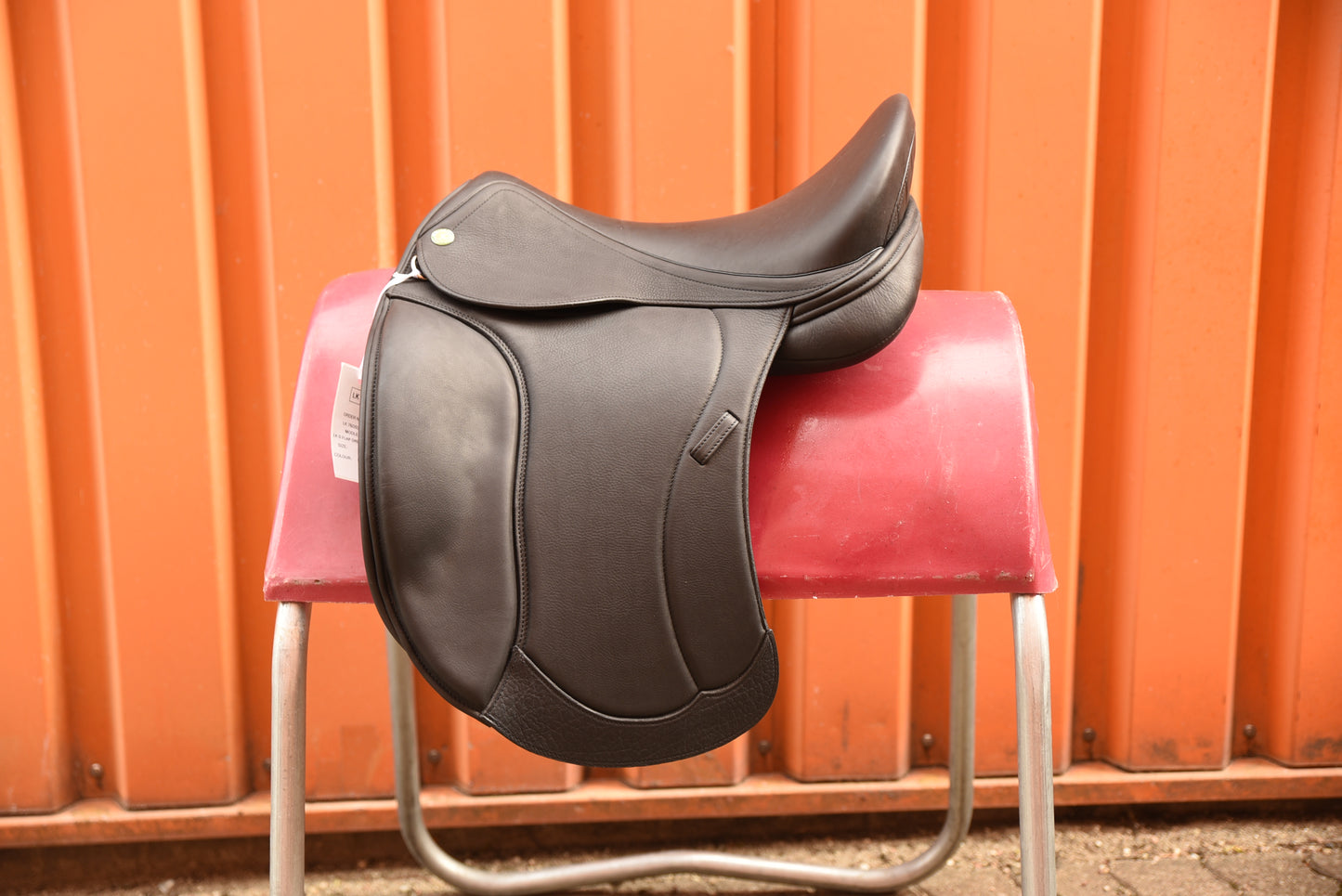 Jorge Canaves P3 17,5 Zoll Halbtiefer Sitz schwarz Neusattel