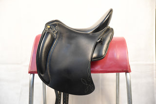 Iberosattel Amazona Dressage 3000 18 Zoll Barocksattel gebraucht - Zustand gut