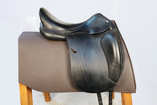 Selleria Equipe Emporio Mono Dressage Dressursattel 17,5 Zoll gebraucht -Zustand sehr gut