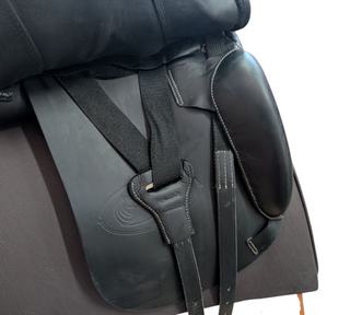 Velicea Onyx Dressursattel 18 Zoll gebraucht - Zustand Gut