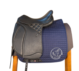 Massimo Dressur Saddle Up X Flachsitzer 17 Zoll Neu