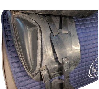 Amerigo Vega Deluxe Dressursattel  18 Zoll gebraucht - Zustand gut