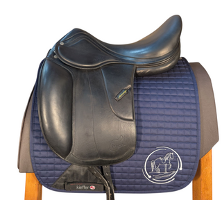 Amerigo Vega Deluxe Dressursattel  18 Zoll gebraucht - Zustand gut