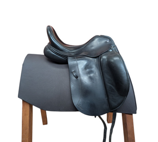 Frank Baines Omni Mono Dressursattel 17 Zoll gebraucht - Zustand gut