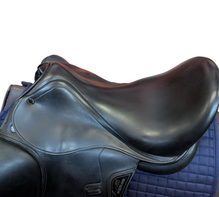 Equilline Elite Dressursattel 17 Zoll gebraucht -Zustand gut