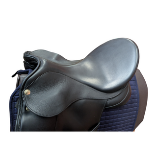 Sommer Esprit Dressursattel 17 Zoll gebraucht - sehr guter Zustand / Neuwertig