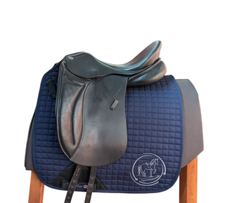 Jorge Canaves Vries Dressursattel 17 Zoll gebraucht - Zustand gut