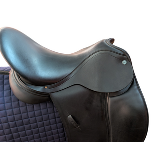 Albion SLK 17 Zoll Dressursattel gebraucht - Zustand gut