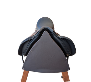 Ikonic Light Dressage Dressursattel 17 Zoll gebraucht - Zustand neuwertig