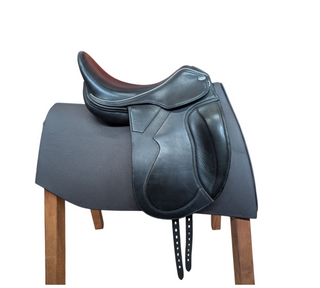 Jorge Canaves Celebration Dressursattel 17,5 Zoll gebraucht - Zustand gut