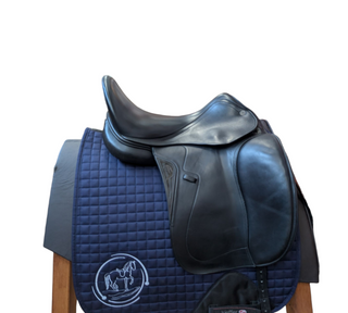 Equilline Elite Dressursattel 17 Zoll gebraucht -Zustand gut