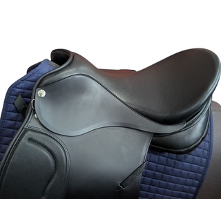 Sommer Opus Dressursattel 17.5 Zoll schwarz Neu