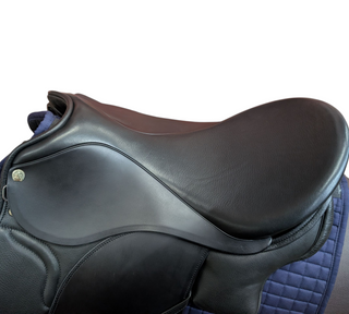 Sommer Somero Dressursattel 18 Zoll schwarz Neu