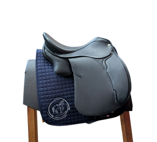 Sommer Somero Dressursattel 18 Zoll schwarz Neu
