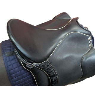 Sommer Minos Dressursattel Barocksattel 17,5 Zoll gebraucht - Sehr guter Zustand