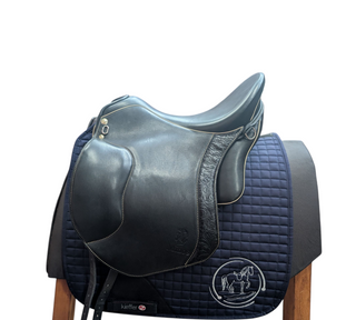 Sommer Minos Dressursattel Barocksattel 17,5 Zoll gebraucht - Sehr guter Zustand