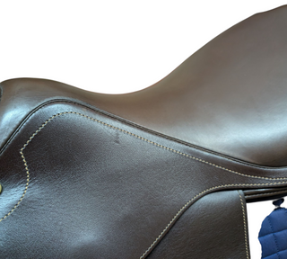 Stübben Portos Springsattel 17 Zoll gebraucht - Zustand gut